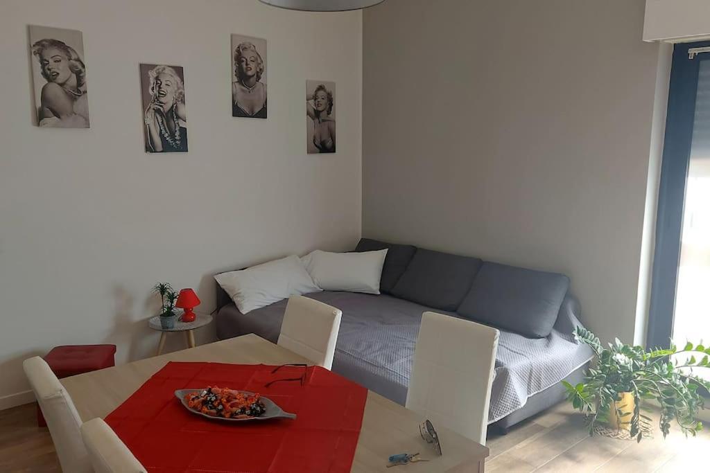 Residenza Dg Appartement Segrate Buitenkant foto