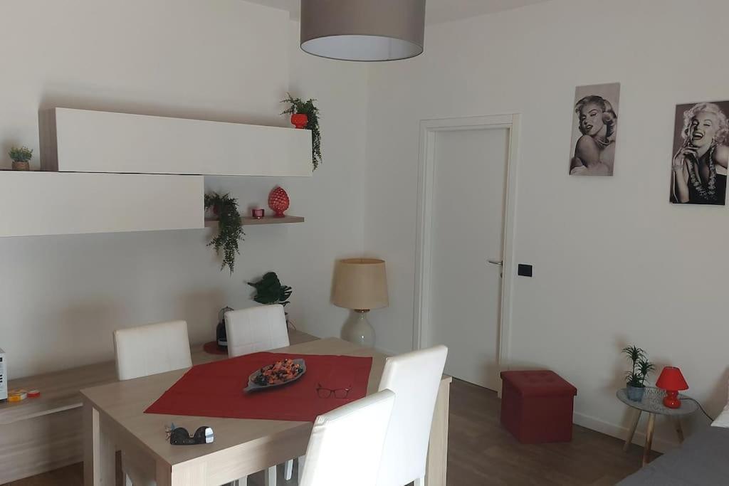 Residenza Dg Appartement Segrate Buitenkant foto